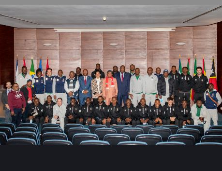 Seleção Nacional de Futebol da Guiné Equatorial visita sede da CPLP