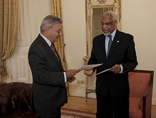Embaixador Brasileiro Gonçalo Mello Mourão apresenta cartas credenciais